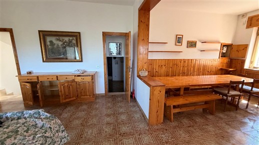 Villa Panoramica In Buone Condizioni Con Trullo Comunicante.